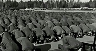 نماز جماعت در ارتش هیتلر /عکس