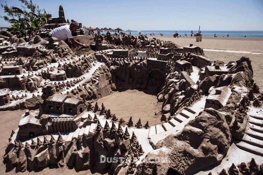 ساخت ماکت یک شهر با شن/عکس