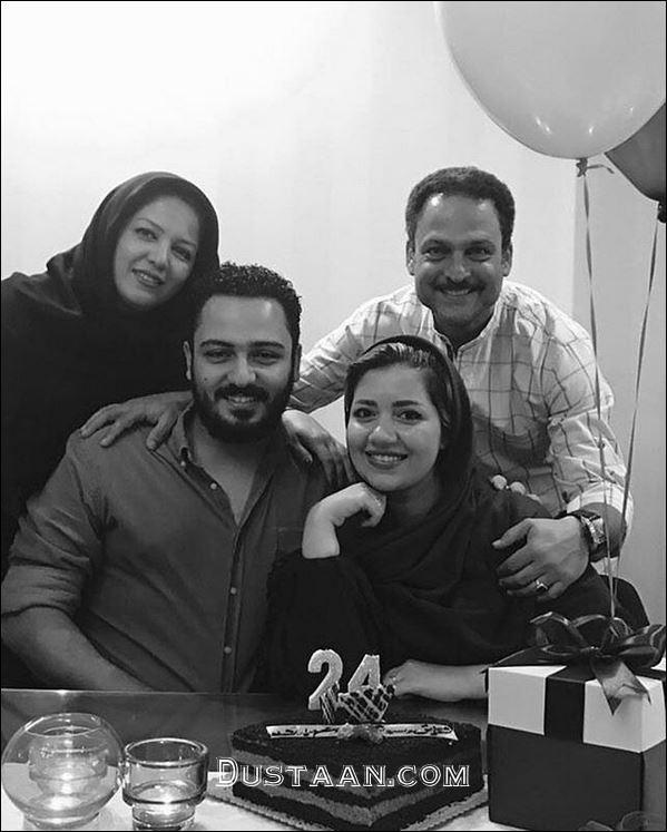 تصویری زیبا از حسین یاری در کنار خانواده اش