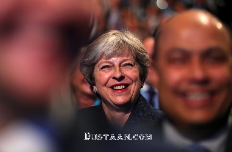 www.dustaan.com-تنش در سخنرانی ترزا می با حکم اخراج او +تصاویر