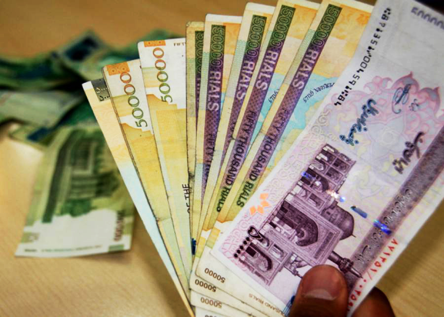 جواب شهردار نسبت به اعتراض یک کارگر: تو همان کسی هستی که دست من را بوسید! + فیلم