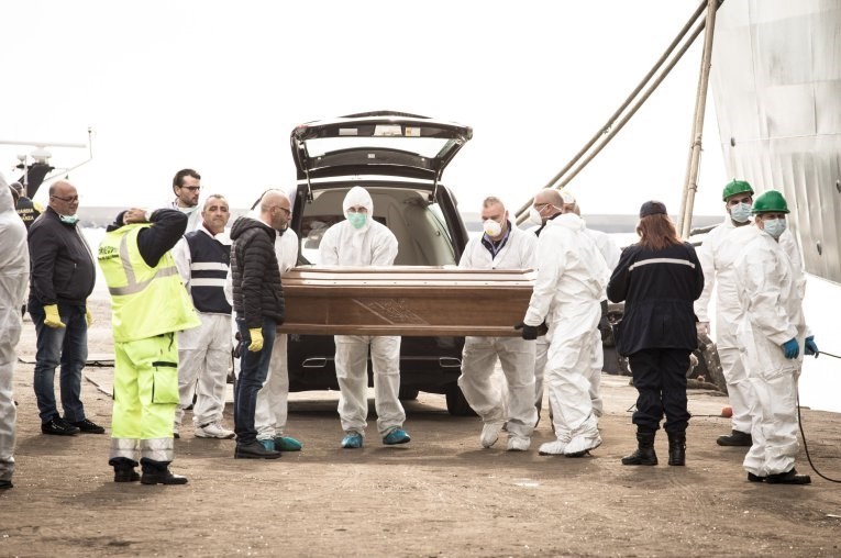 www.dustaan.com-کشف جسد ۲۶ زن و دختر در آب‌های مدیترانه! +تصاویر