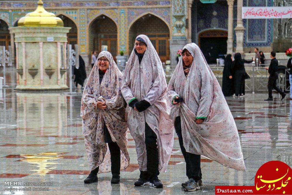 حجاب گردشگران خارجی در حرم حضرت معصومه(س) +عکس www.dustaan.com حجاب گردشگران خارجی در حرم حضرت معصومه(س) +عکس