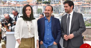 https://img.aws.la-croix.com/2016/05/21/1300761860/Le-cineaste-iranien-Asghar-Farhadi-C-pause-avec-acteurs-film-Le-Client-Taraneh-Alidoosti-G-Shahab-Hosseini-D-Festival-Cannes-21-2016_0_1400_933.jpg