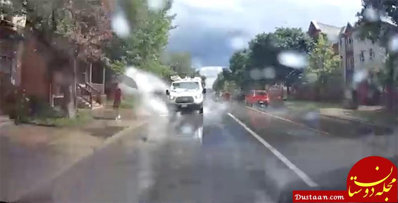 www.dustaan.com اقدام زشت راننده مردم آزار در روز بارانی! +تصاویر