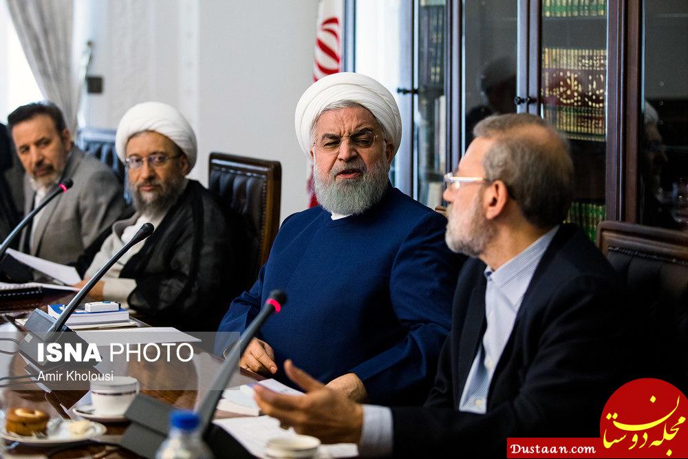 www.dustaan.com اخم روحانی به لاریجانی در جلسه شورای عالی اقتصاد +عکس