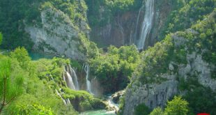 https://adventurescroatia.com/wp-content/uploads/2014/08/Plitvice-Lakes-National-Park-Water-Falls.jpg