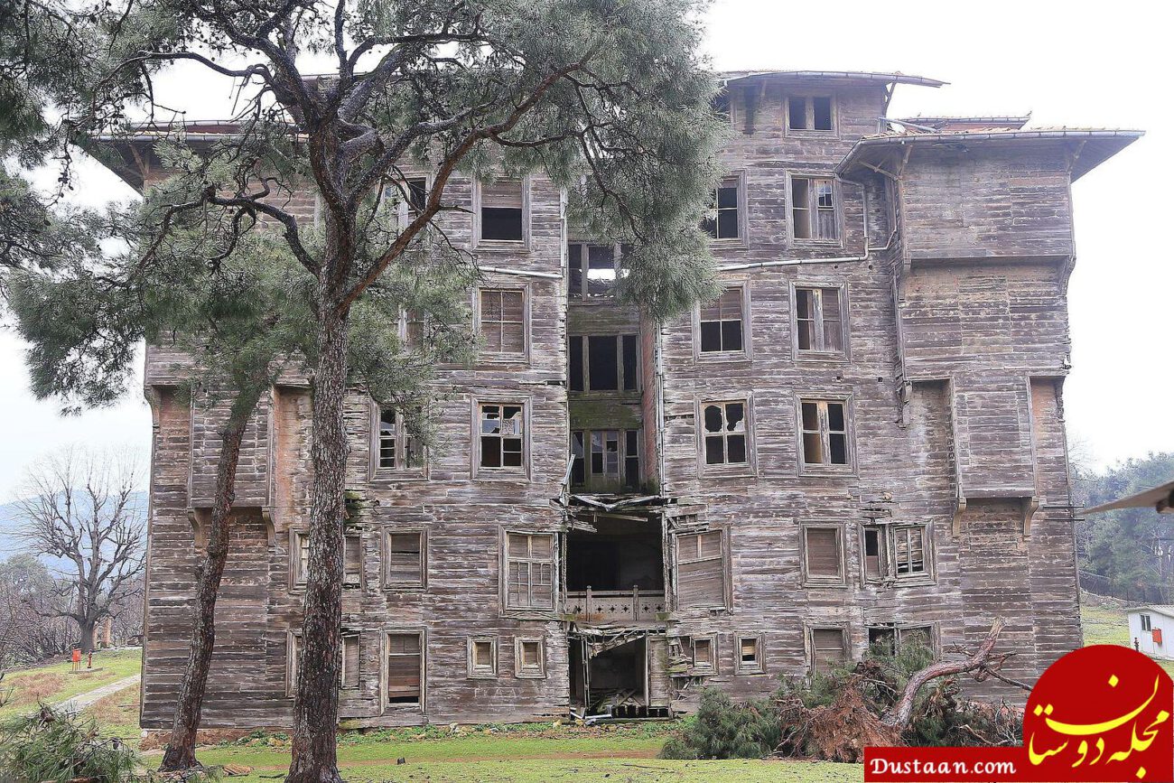 http://images.boredomfiles.com/wp-content/uploads/sites/11/2017/09/Bu%CC%88yu%CC%88kada_Rum_Yetimhanesi_Old_Greek_Orphanage_Istanbul_2.jpg