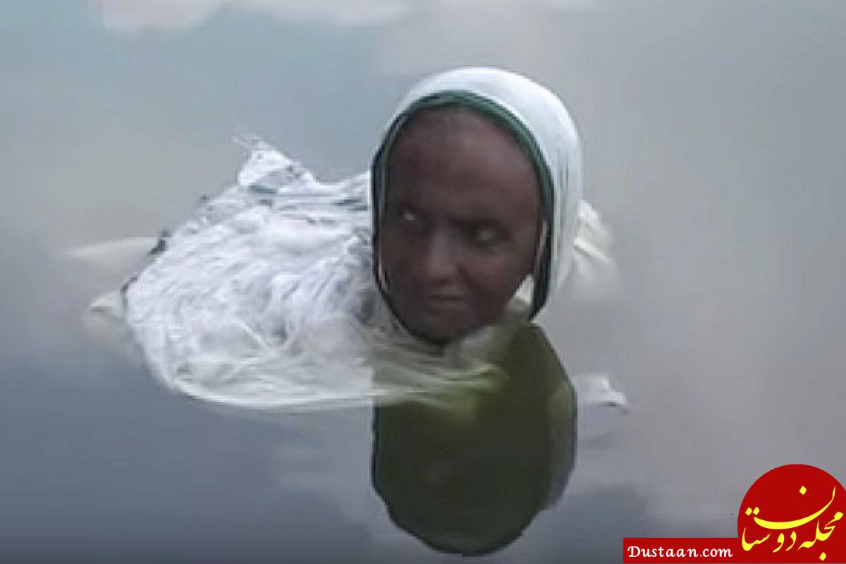 زنی که از خورشید فراری است و به آب پناه می‌برد +عکس