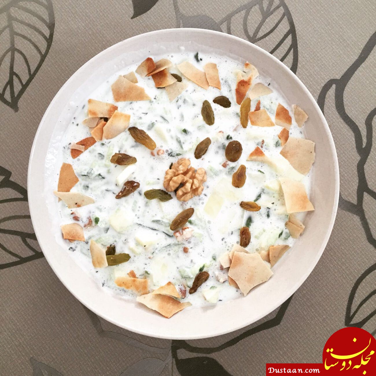 آب دوغ خیار با کشمش و گردو ، بهترین غذا برای روزهای گرم تابستان!