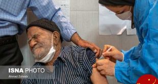تصویر پرستار ایرانی هنگام تزریق واکسن سوژه شد